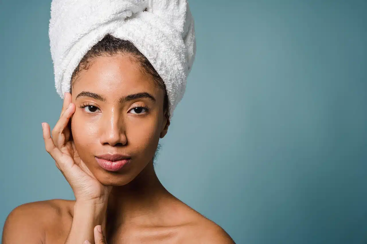 Comment l’huile de douche contribue-t-elle à hydrater votre peau ?