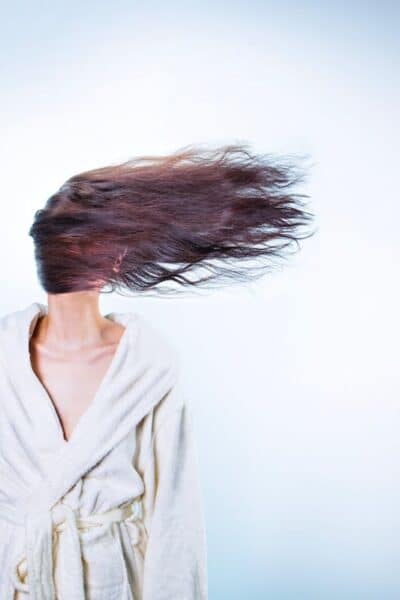 Conseils pour obtenir des cheveux brillants et en bonne santé