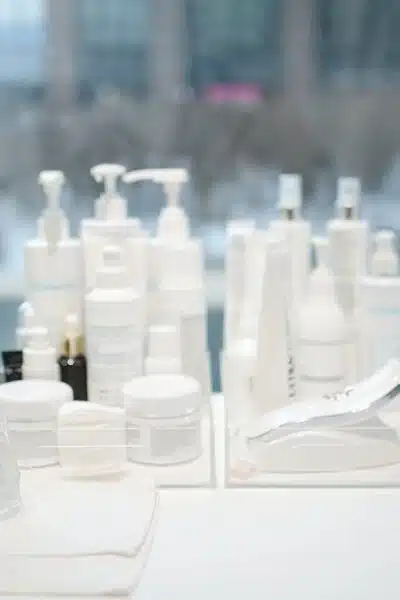 Adoptez une beauté intemporelle avec ces produits de beauté incontournables