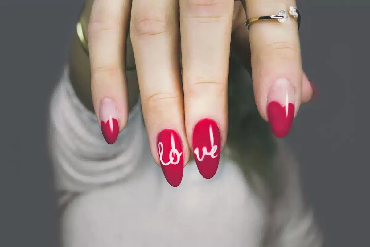 Découvrez les dernières tendances en manucure et nail art