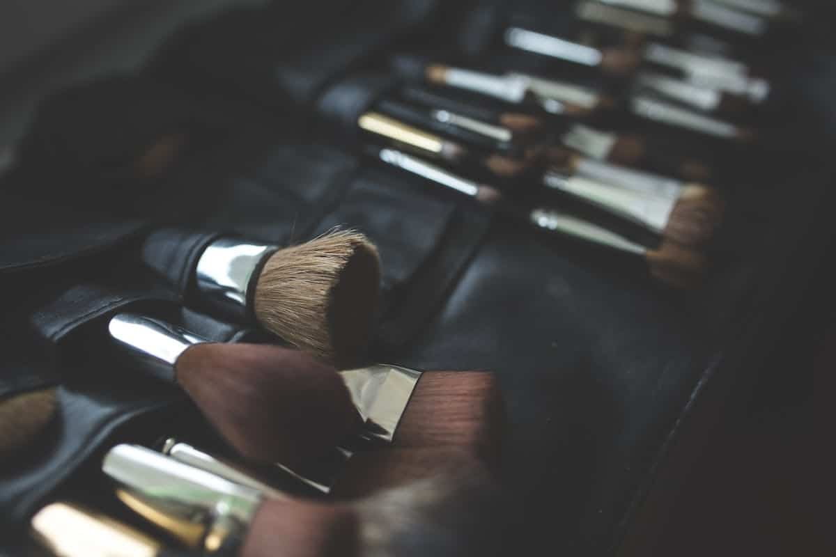 Guide ultime du contouring : Techniques pour rehausser les traits du visage