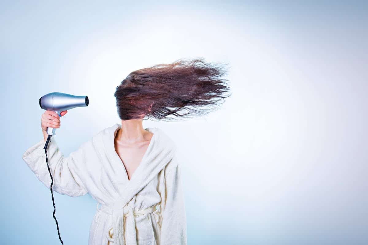 Astuces et secrets pour des cheveux brillants et en pleine santé