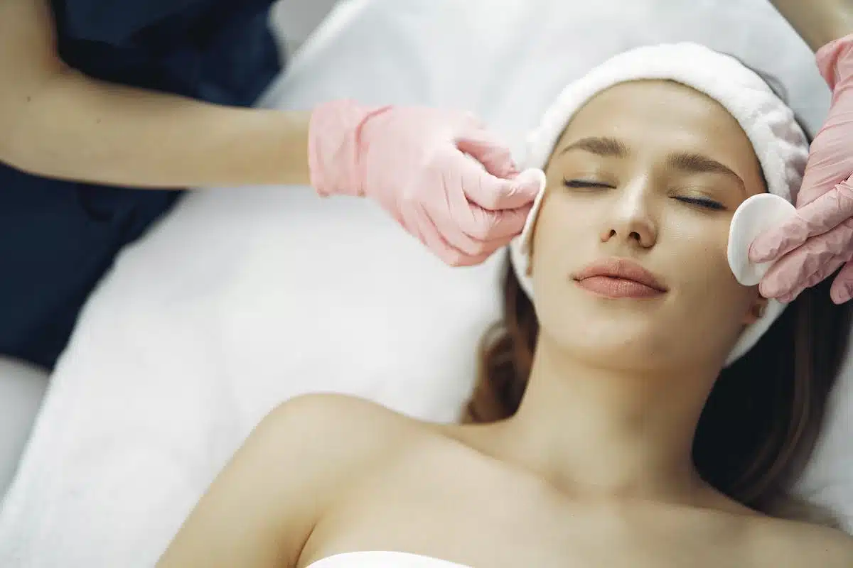 Les secrets pour une routine de soins visage parfaite et une peau éclatante