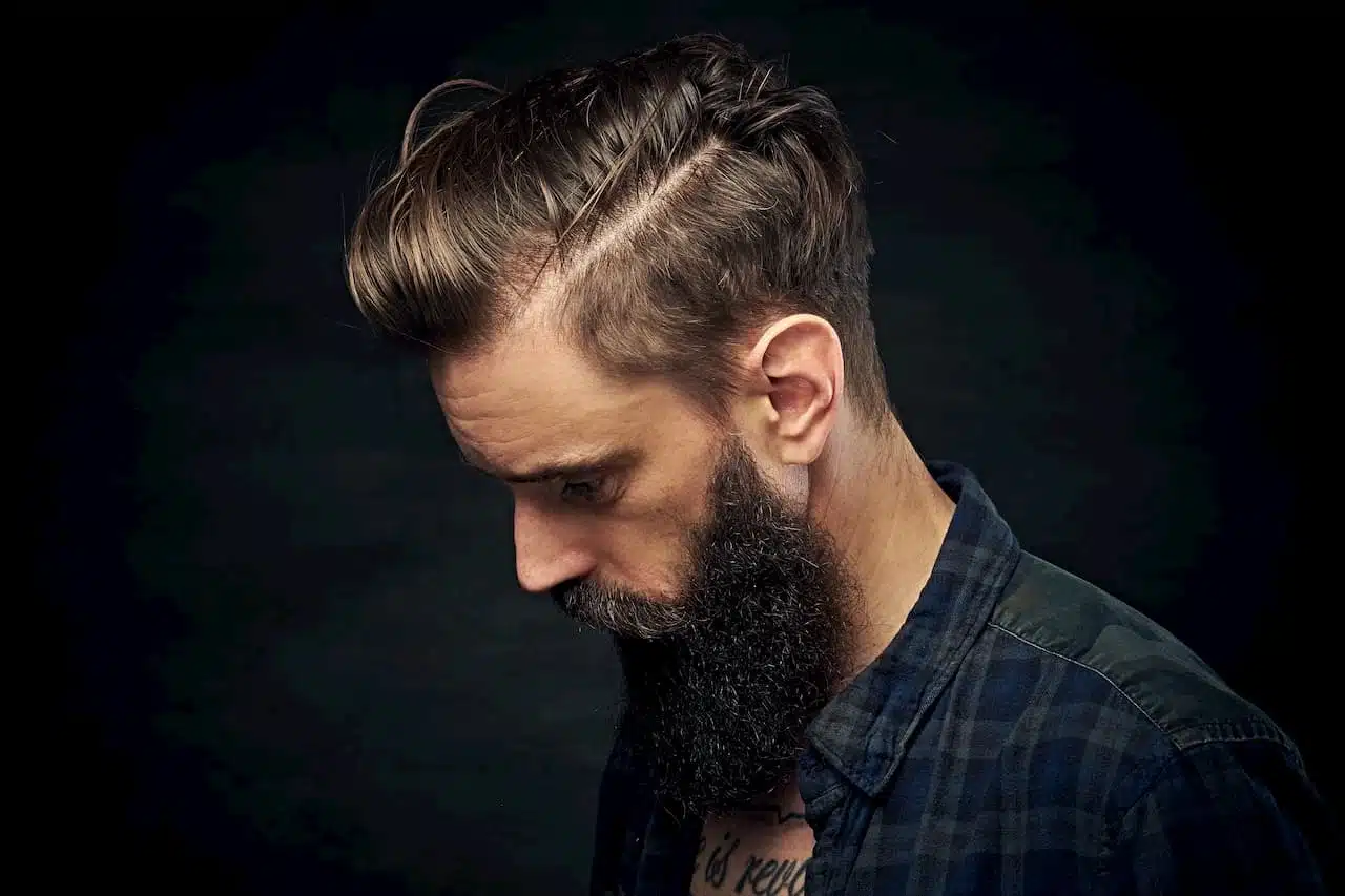 Exploitez le potentiel de votre chevelure : le dégradé homme pour cheveux longs sous tous ses angles