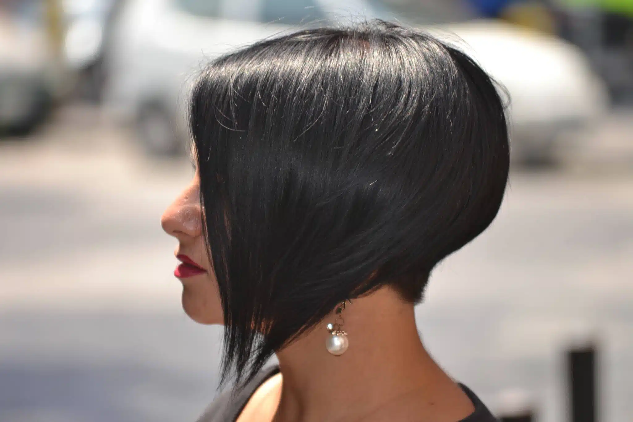 Le carré plongeant court : une coupe trendy pour cheveux fins