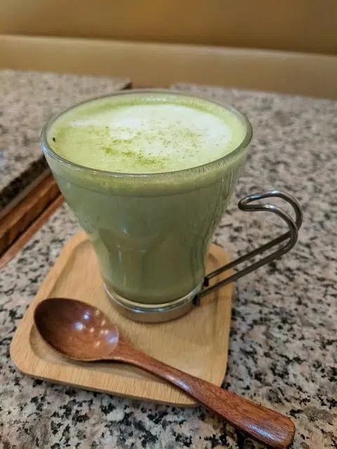 Comment boire le thé matcha en poudre ?