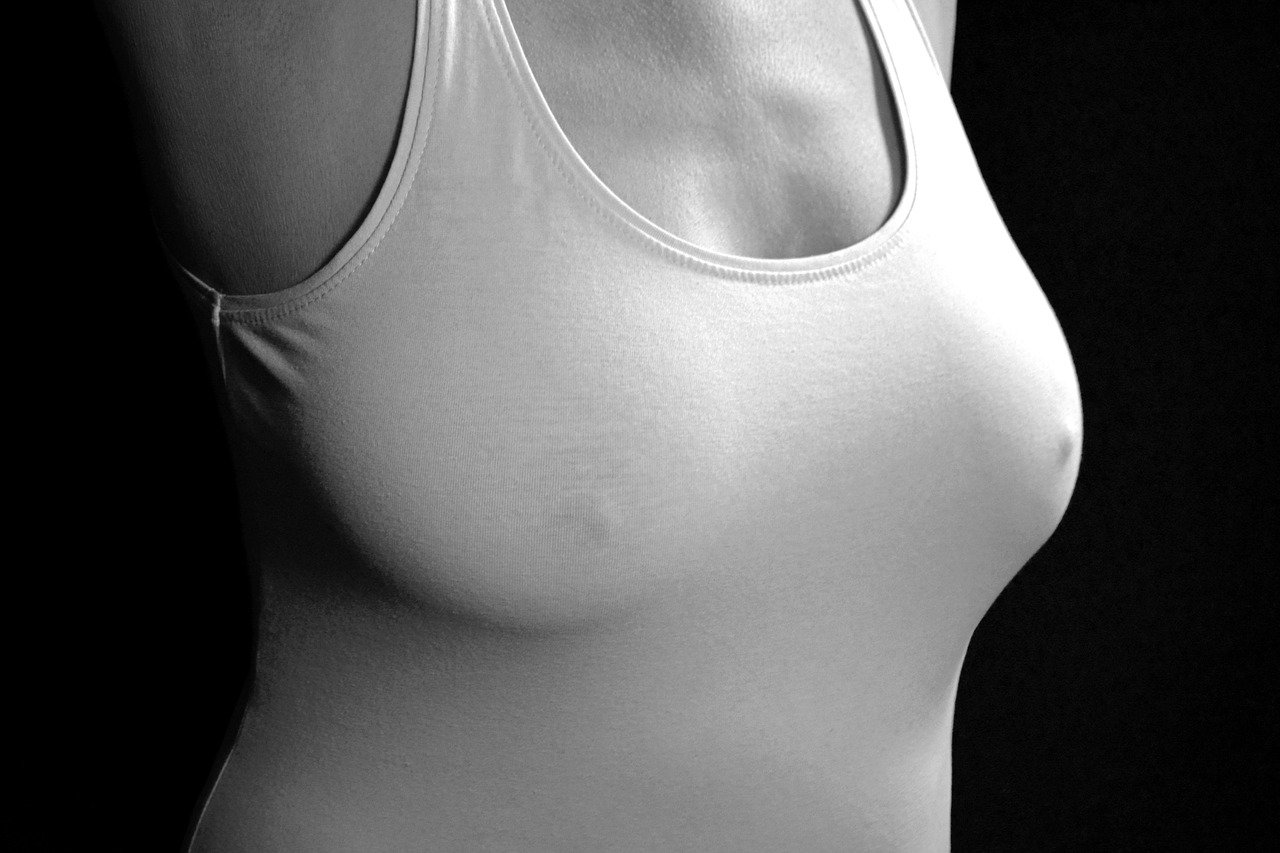 Comment avoir une belle poitrine naturellement?