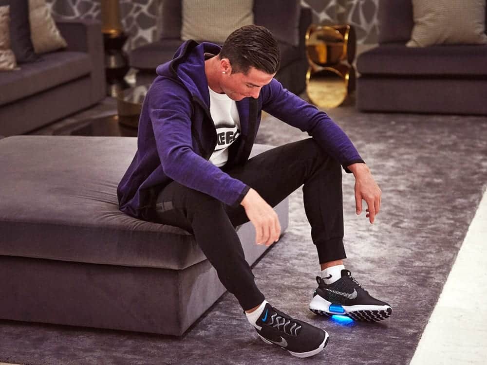 Peut-on être intelligents avec des baskets ?
